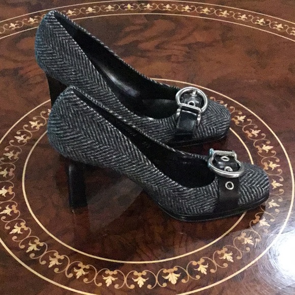 Burberry Herringbone Tweed Leather Silver Buckle Black/White Authentic Heels - Picture 5 of 12